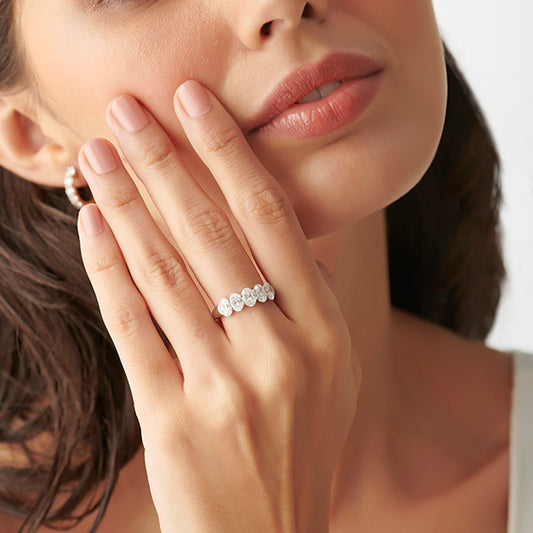 Sparkling Oval Cut Diamond Ring - MQ