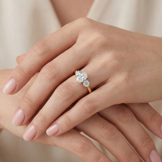 Oval & Round Cut Diamond Ring - MH_AI